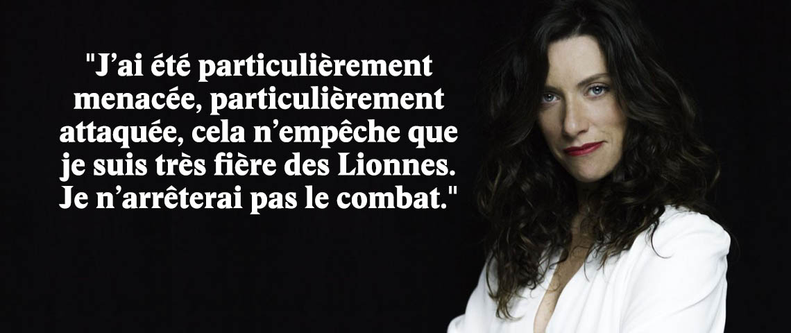 christelle delarue les lionnes podcast harcelement femme sur fond noir