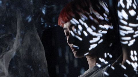 Expo « Faire corps » : laissez vos chaussures à l’entrée et laissez-vous porter…