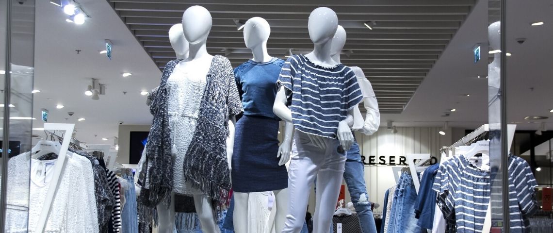 La start-up Place2swap annonce une levée de fonds de 750 000 euros Vitrine d'une boutique dans un centre commercial