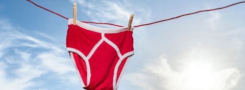 2020 : le bad buzz du Slip français slip rouge en train de sécher sur un fil