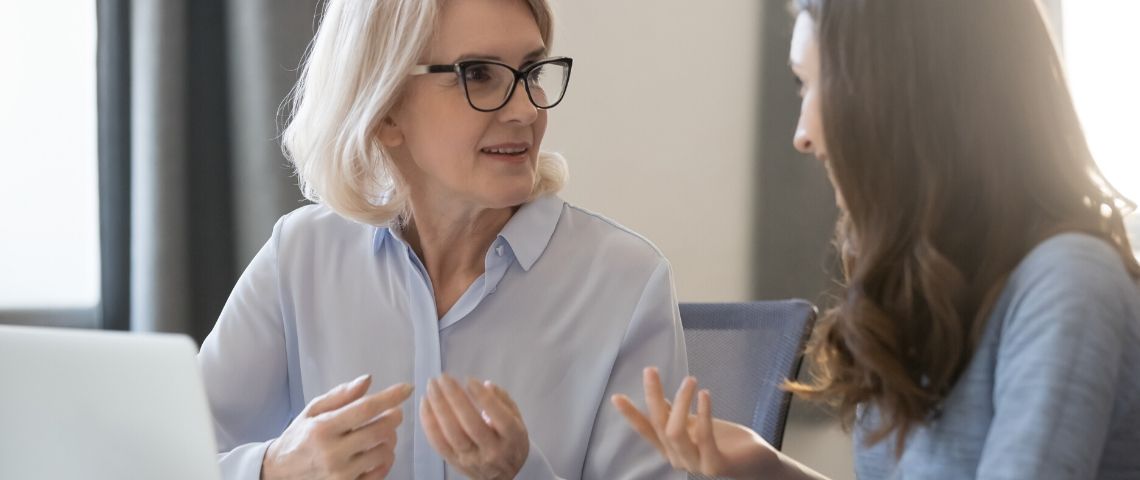 5 conseils pour initier une stratégie legs efficace Une sénior et sa coach