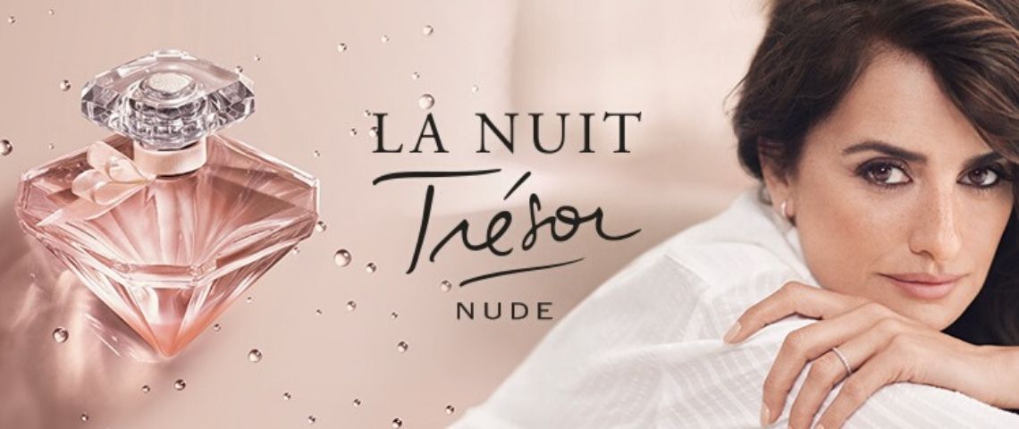 Lancôme fleurit l’Arc de Triomphe et annonce le lancement de son dernier parfum Bouteille de parfums