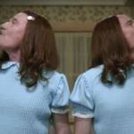 parodie des jumelles de shining dans une pub