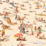 De nombreuses personnes sur une plage