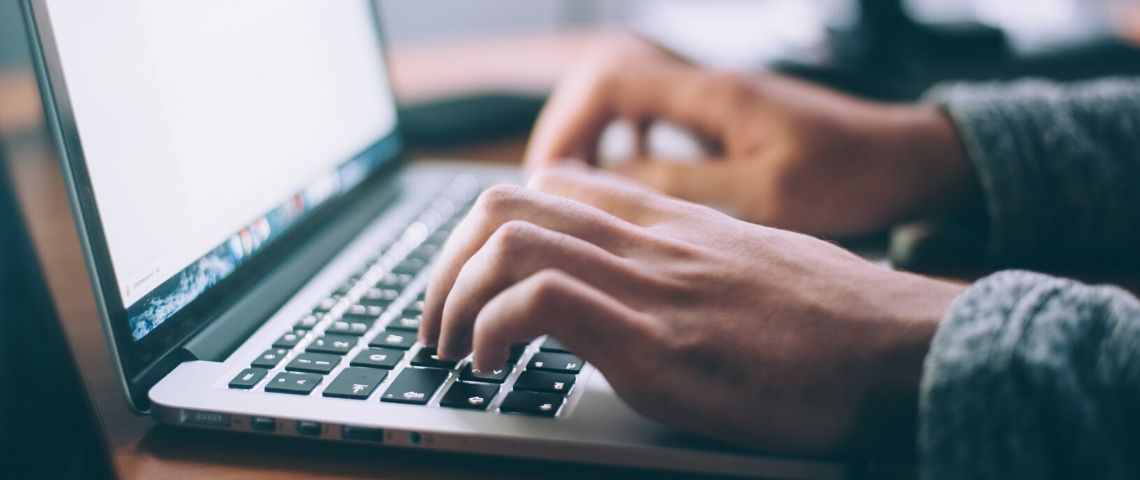 Mains ordinateur travail