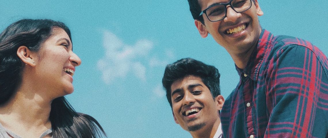 Comment accompagner le changement et renouveler sa communication Des gens qui rient