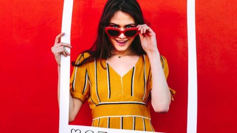 Une influenceuse en séance photo