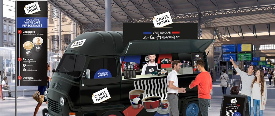 Carte Noire met en avant sa production made in France avec globe, leader du shopper marketing en France Camion pour l'animation Carte Noire