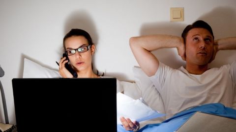 Les couples qui travaillent face à l'épreuve du confinement