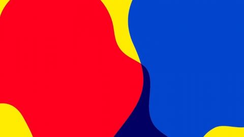 une femme rouge un homme bleu