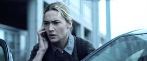 Kate Winslet au téléphone