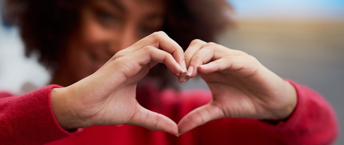 Coeur avec les doigts