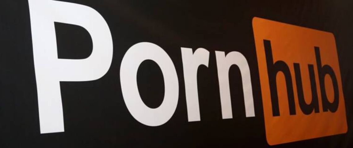 Pornhub sort son 1er film non pornographique, un film de Leilah Weinraub sur l’univers des clubs de strip tease Lesbiens de Los Angeles Logo Pornhub