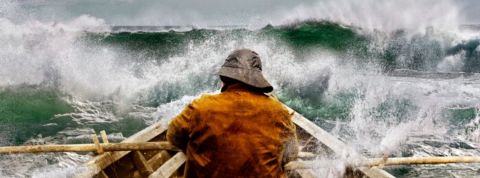 Conseils pour faire face à la crise Marin pris dans la tempete