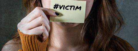 Depuis les Césars, le hashtag #JeSuisVictime explose sur Twitter une femme victime de violences
