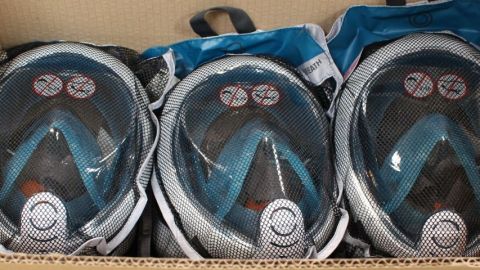 Masque Decathlon dans un carton