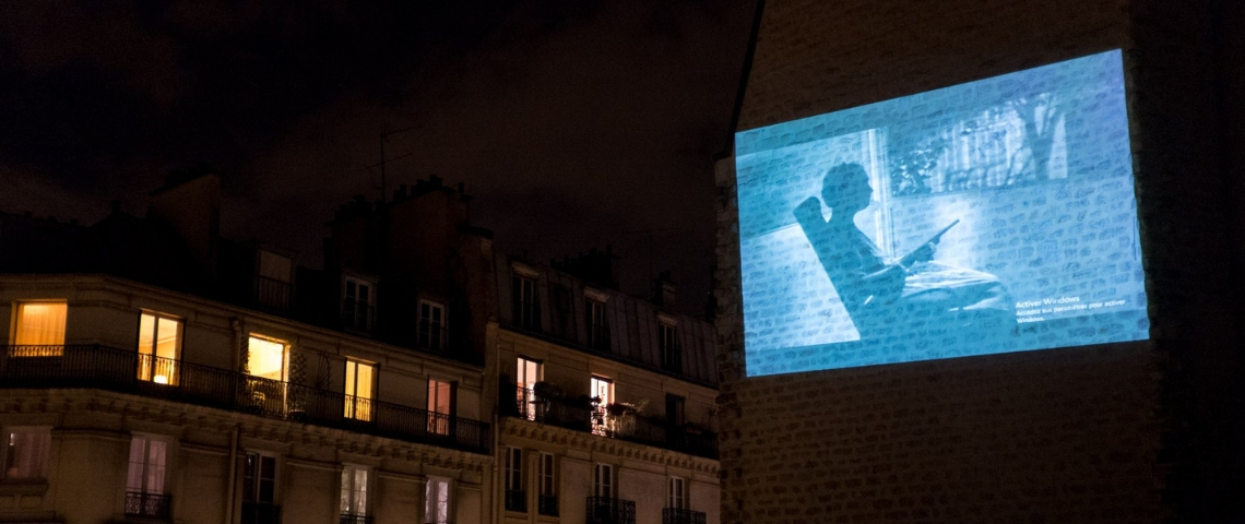 Comment les cinémas gèrent-ils la crise ? Un cinéma parisien projette des films en plein air