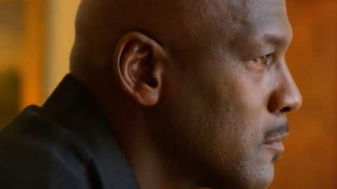 Michael Jordan de profil dans la série The Last Dance