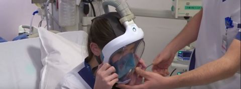 Décathlon offre la totalité de ses stocks de masques Easybreath aux hôpitaux Un masque Easybreath utilisé en réanimation