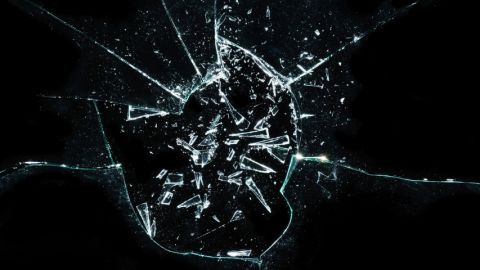 Le créateur de Black Mirror lance une émission dédiée au confinement Un miroir brisé