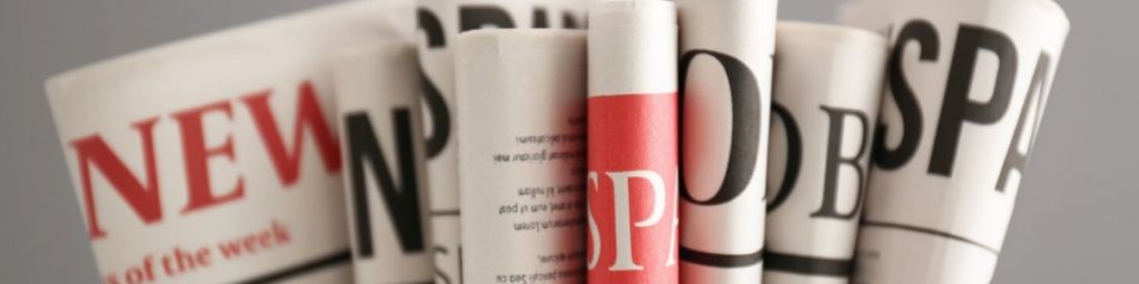 Des journaux placés en éventail