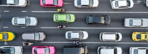 En télétravail, les bouchons nous manquent Un embouteillage vu de haut