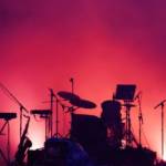 une scène de concert vide