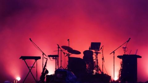 une scène de concert vide