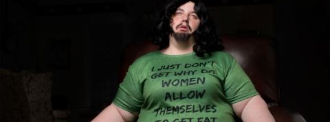 « Le problème majeur, c’est qu’elle est répugnante… » : cette photographe répond à ses trolls avec brio « Le problème majeur, c’est qu’elle est répugnante… » : cette photographe répond à ses trolls avec brio