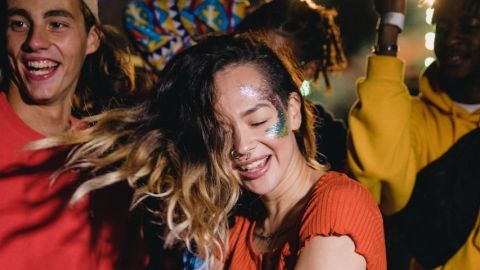 Des jeunes qui dansent