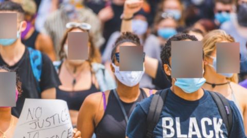 Manifestant black lives matter aux visages floutés