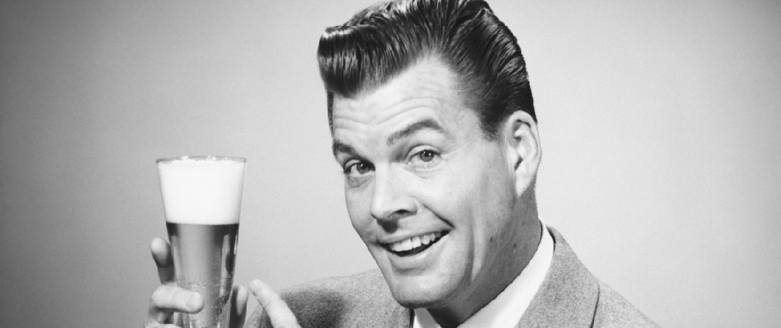 Les 17 dates de l'histoire de la propagande Pub vintage montrant un homme qui pointe un verre de bière