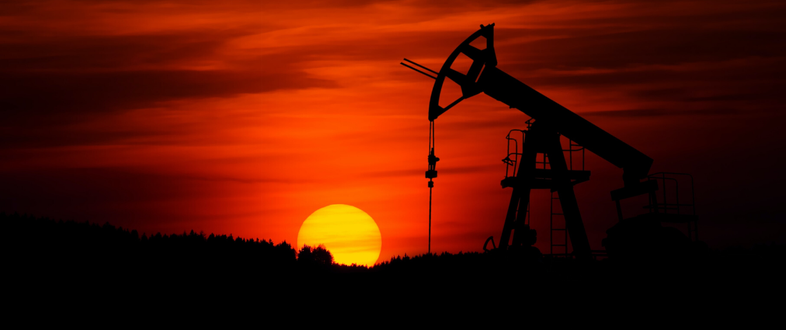 Puit de pétrole coucher de soleil