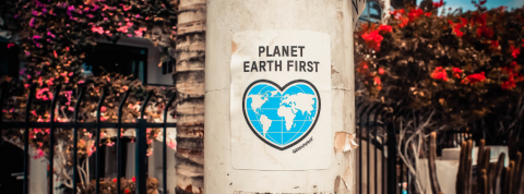 redirection écologique origans medialab affiche planet earth first greenpeace