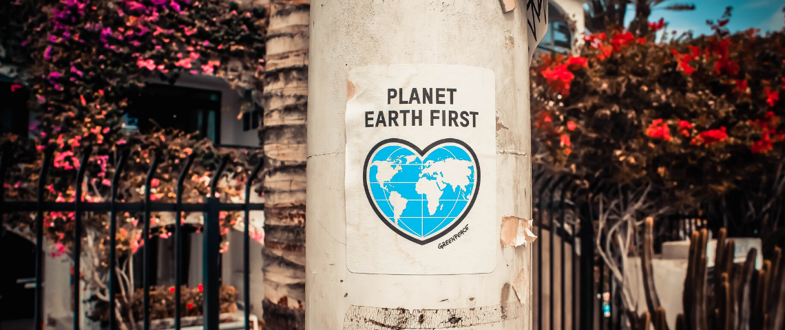 redirection écologique origans medialab affiche planet earth first greenpeace