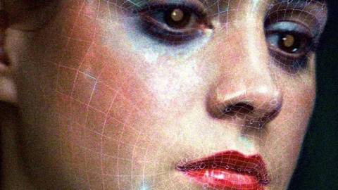 Johanna Jaskowska, l’artiste française qui veut faire de nous des cyborgs visage de femme androide