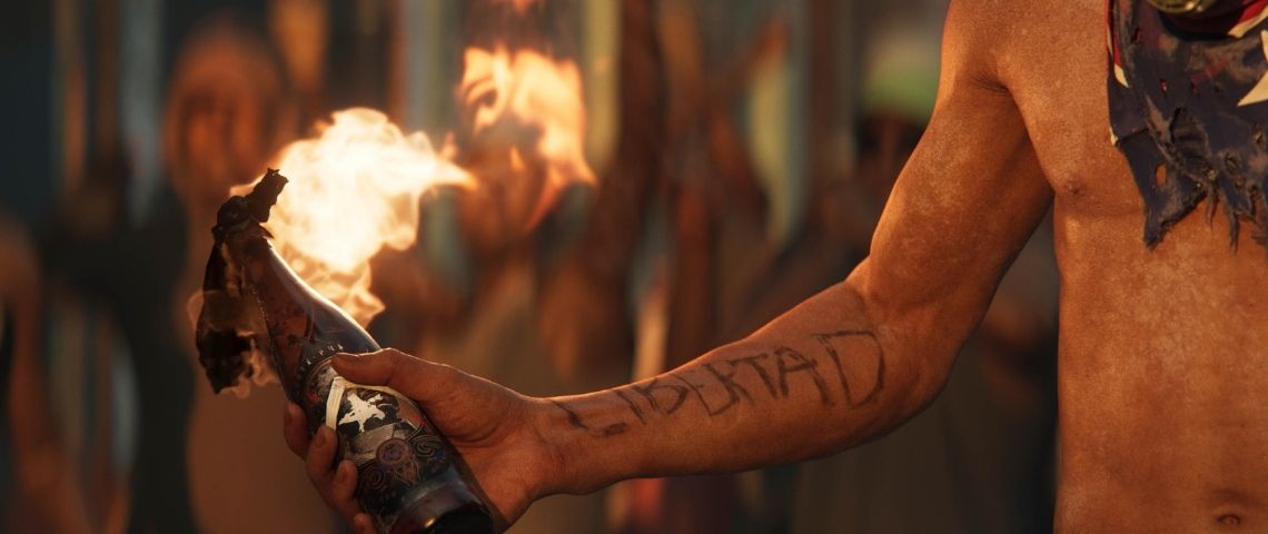 Ubisoft choist l'agence Buzzman pour le lancement du jeu Far Cry 6 Homme tenant une bouteille enflammée dans sa main