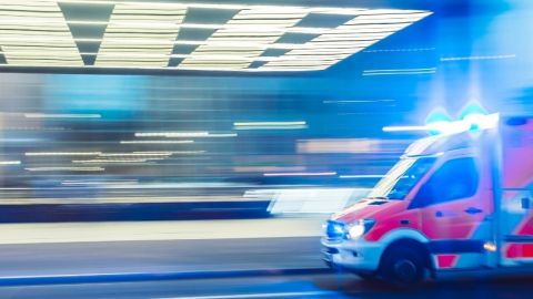 Une mabulance à pleine vitesse