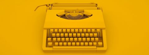 La presse en ligne explose les records une machine à écrire sur fond jaune
