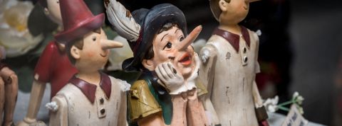 une scientifique ment sur Twitter pendant 3 ans un pantin de bois au nez long