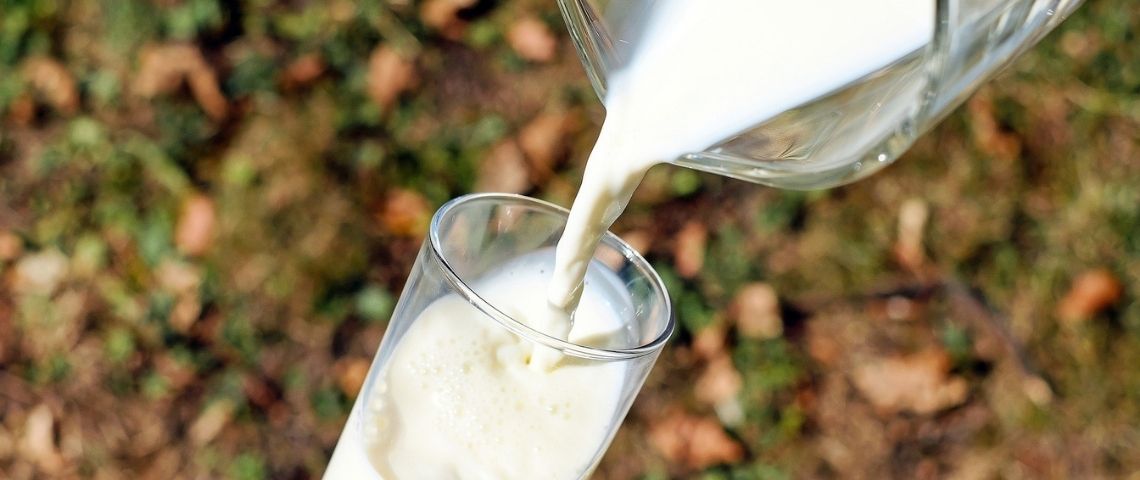 La campagne de communication de Lactel, réalisée par Addiction Agency, met l'accent sur les engagements bio de la marque Lait versé dans un verre