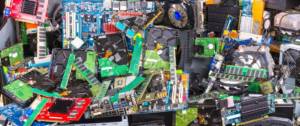 Tas de déchets électroniques