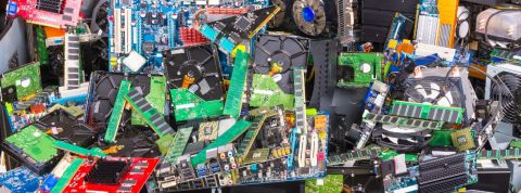 Tas de déchets électroniques