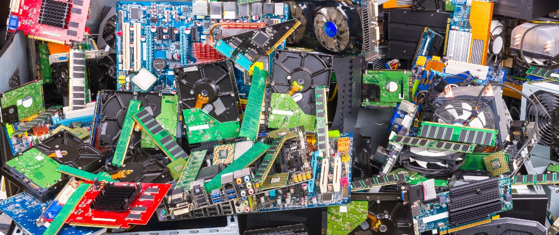 Tas de déchets électroniques