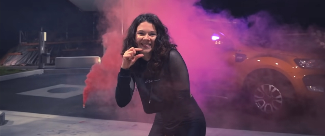 Comment faire des vues avec une fausse rupture une youtubeuse qui chante