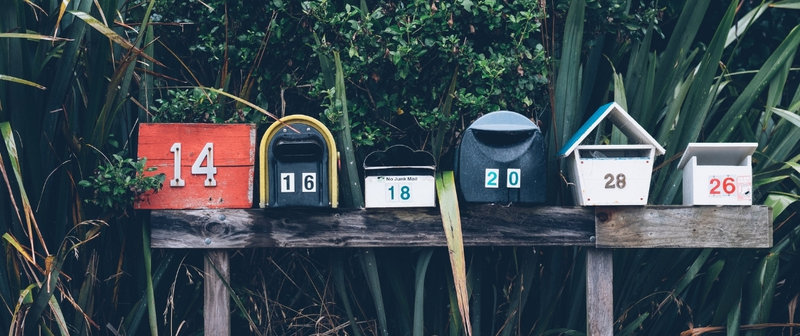 Les newsletters contre-attaquent une rangée de boite au lettres