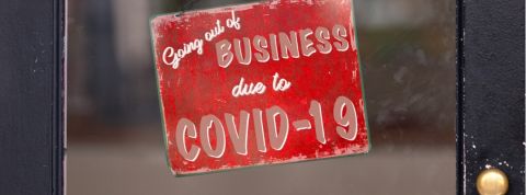 Comment soutenir les commerces indépendants pendant le reconfinement ? Une pancarte indiquant qu'un commerce a fait faillite à cause du Covid-19