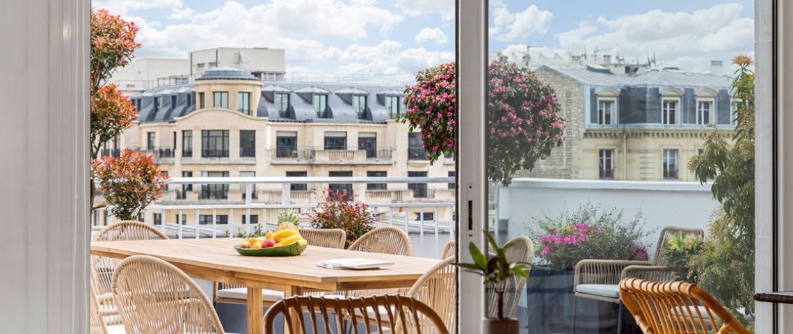 La startup francaise Keeze, qui propose des espaces de coworking, annonce une levée de fonds d’un million d’euros Visuel d'un espace de coworking de Keeze
