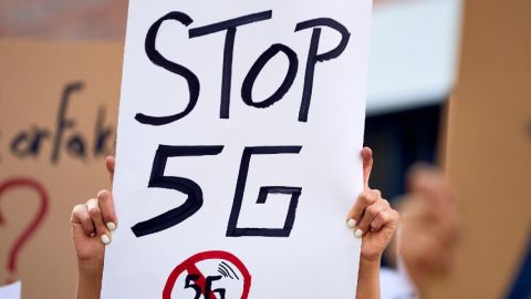 Pancarte pendant une manifestation anti 5g