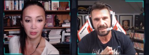 Les acteurs Céline Tran et Manuel Ferrara sur Twitch un homme et une fille devant leurs webcams.